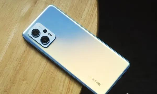 真香千元机和过气旗舰手机哪个好,千元机真香机推荐