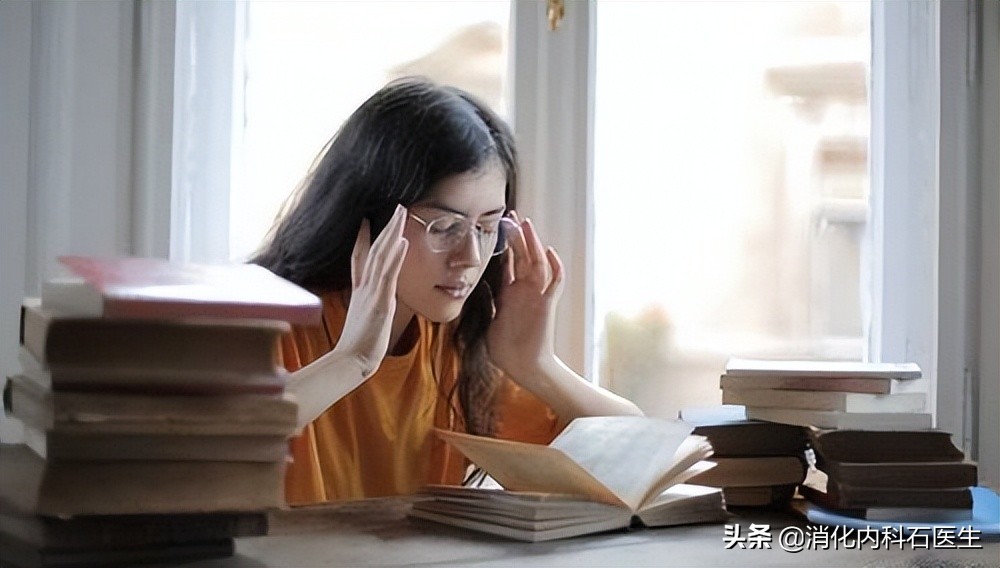 22岁女子眼痛、干涩反复发作，内科主任：再晚点，肾就没了