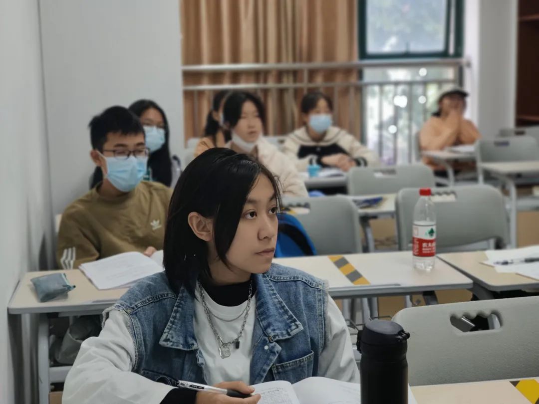 2022高考作文题审题立意,2022高考作文题目及范文