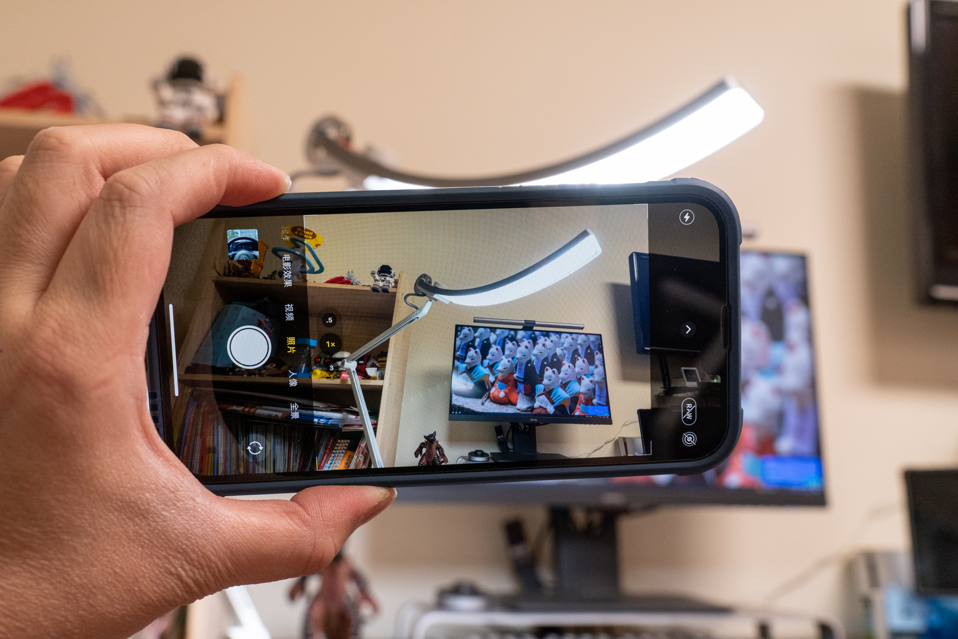 自己办公桌面布置,最简单的办公室桌面布置图