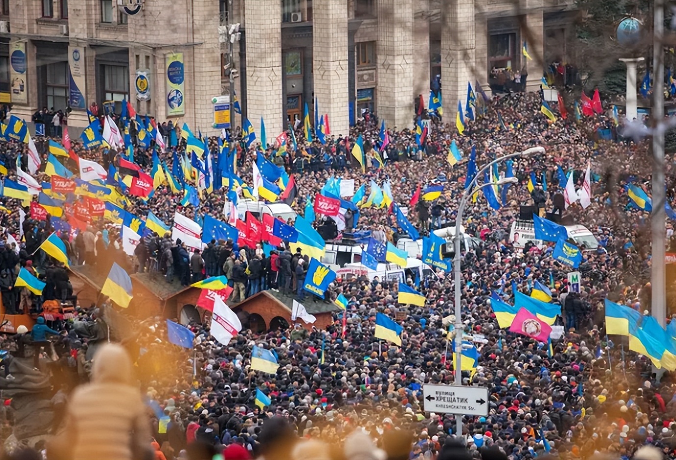 泽连斯基将战时状态延长90天,泽连斯基将战时状态再延长90天