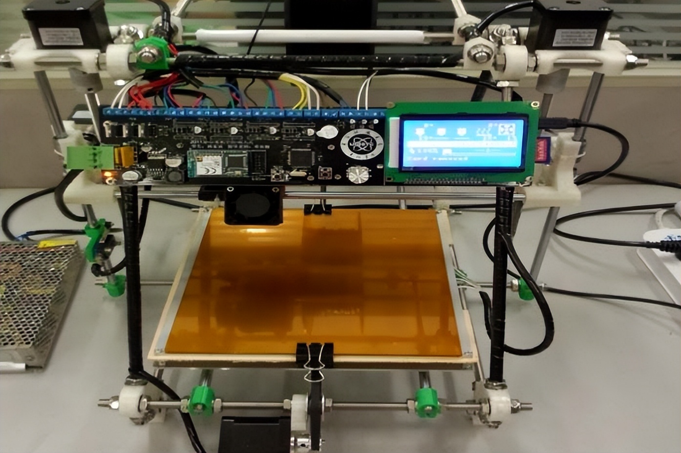 中山大学计算机学院专业有哪些,电子科技大学中山学院专业