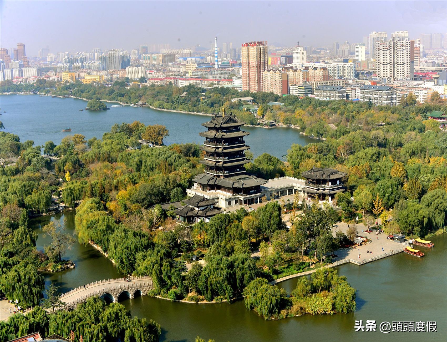 济南前十酒店,趵突泉一城山色半城湖