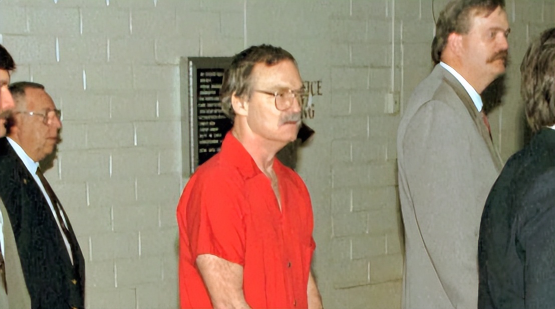 轰动全美！6岁女孩被后爸绑走性侵，被逼结婚沦为脱衣舞娘惨死