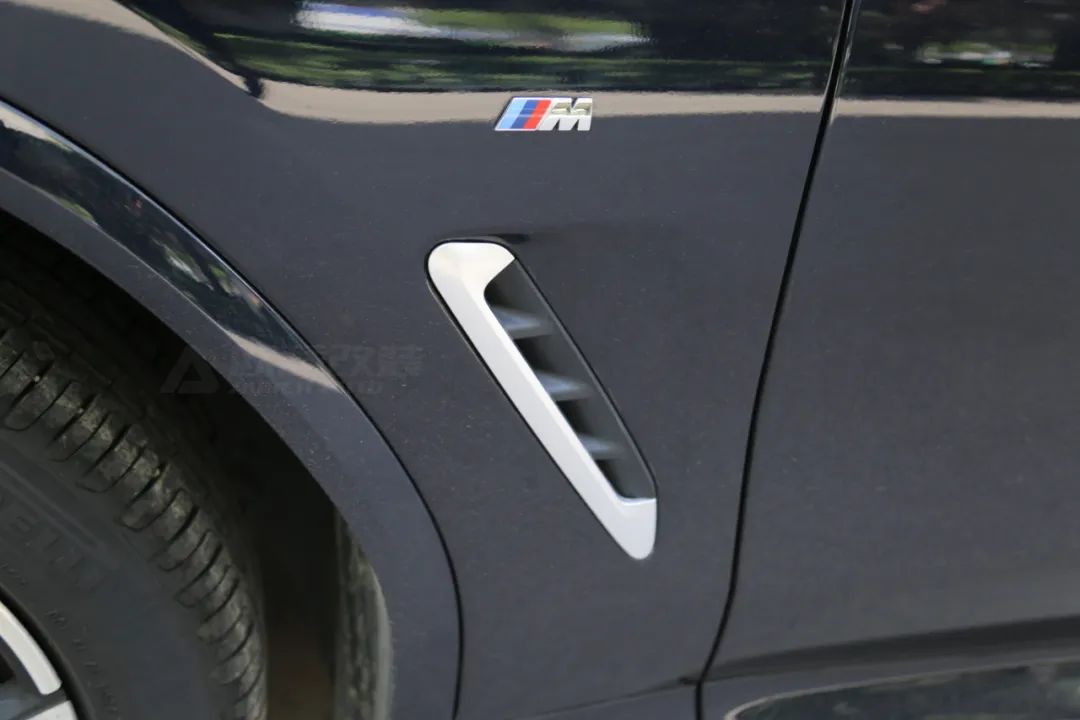 宝马x3改亮黑中网多少钱,宝马x3豪华版亮条改黑