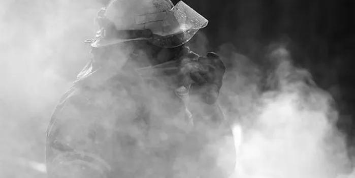 佛罗里达化工厂大火,放火烧毁工厂