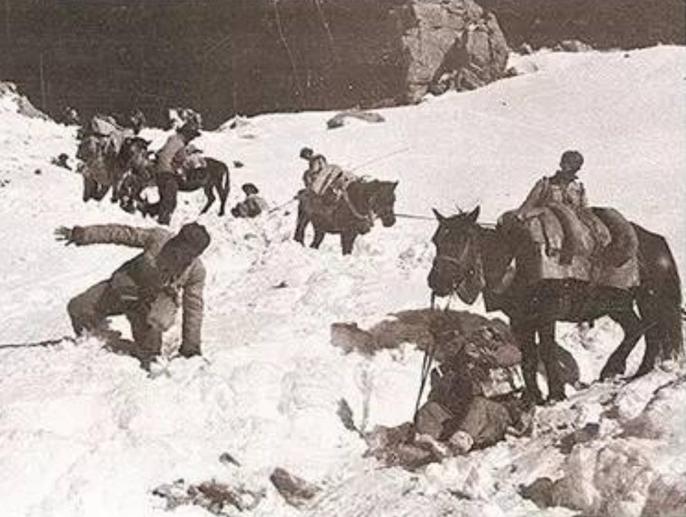 136人解放10个台湾大小的领土，毛主席落泪说了3遍“盖世英雄”