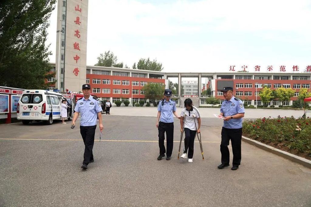 护航高考学子助力梦想冲刺,社会各界为高考学子护航助力