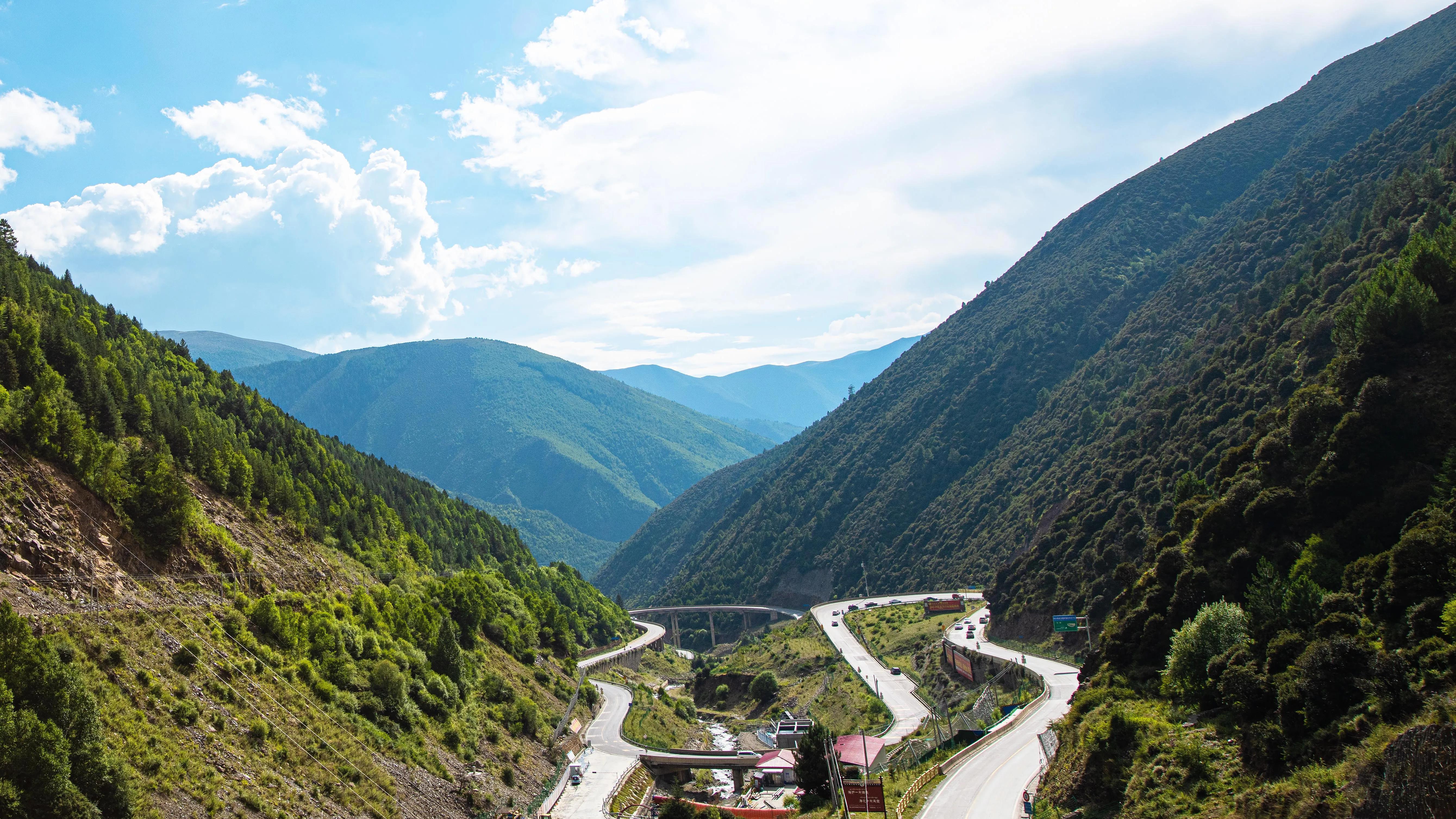 甘孜州最美风景在路上,金秋的甘孜州