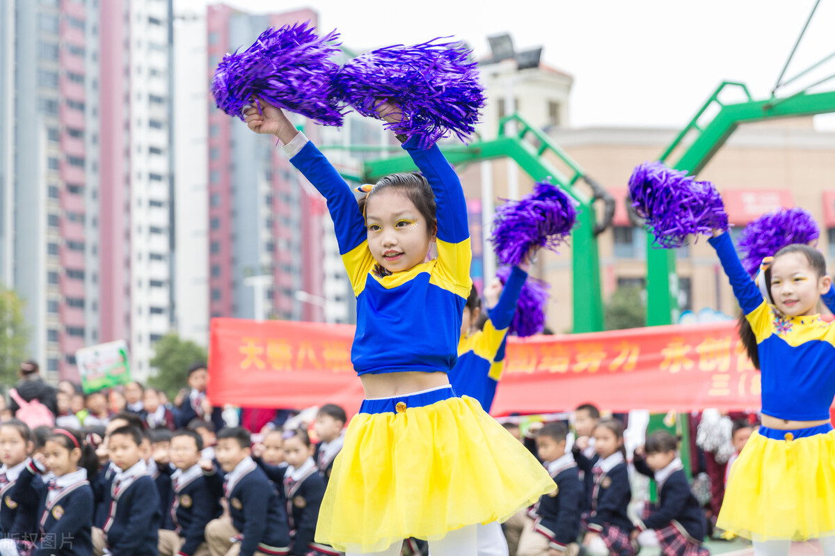 小学运动会写稿文案,运动会学生写稿给老师
