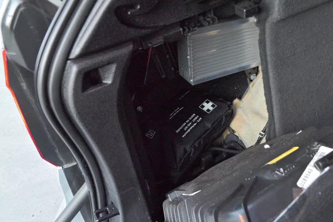 二手宝马x5黑武士顶配14款价格,银灰色二手柴油版宝马x5