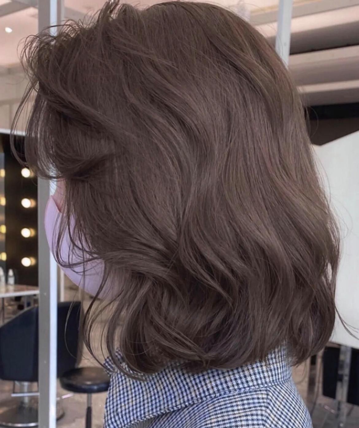 显脸小发型女2020流行中长发,减龄长发型女2020流行发型大脸