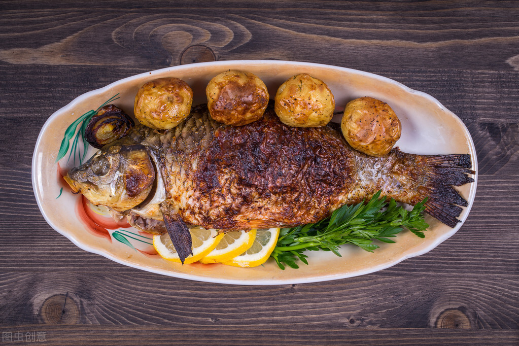 为啥自己做的炸鱼总是软趴趴？这几点做好了，酥脆不油，放凉不软