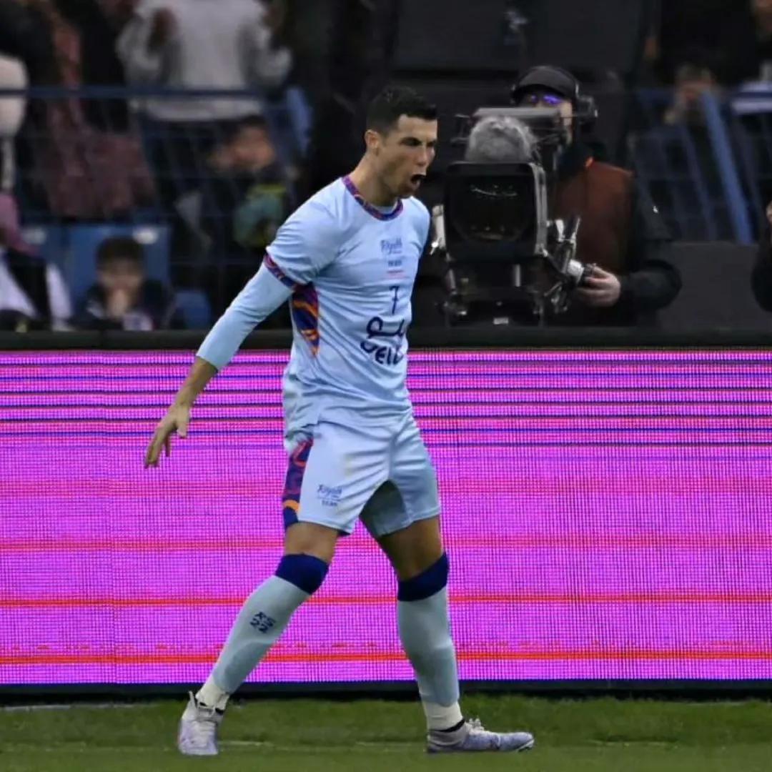 梅西c罗对决海报下载,世界杯c罗梅西广告