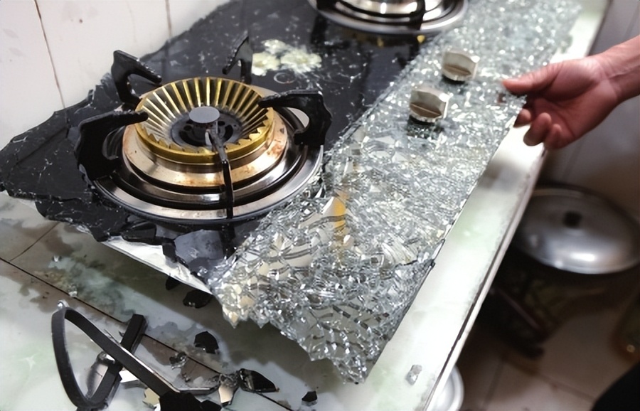 搬新家要不要燃气灶开火,搬新家父母给买锅碗瓢盆吗