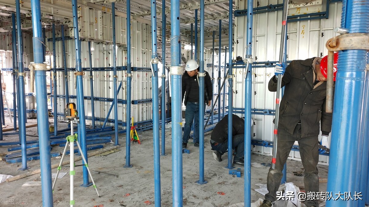 开发商躺平！建筑行业内卷！2022年后半年，行业发展有无转机？