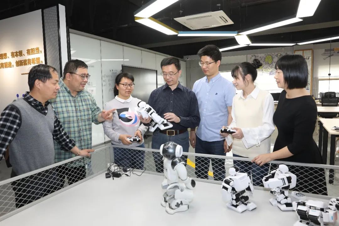 无锡第一中学授牌,无锡市前瞻性项目