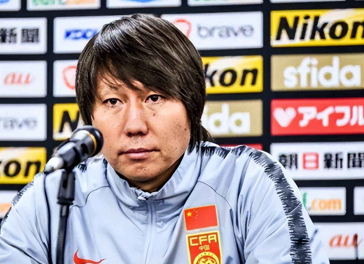 国足蛀虫李铁:罪行不止敛财上亿,戴罪立功曝光足坛背后*b大**oss