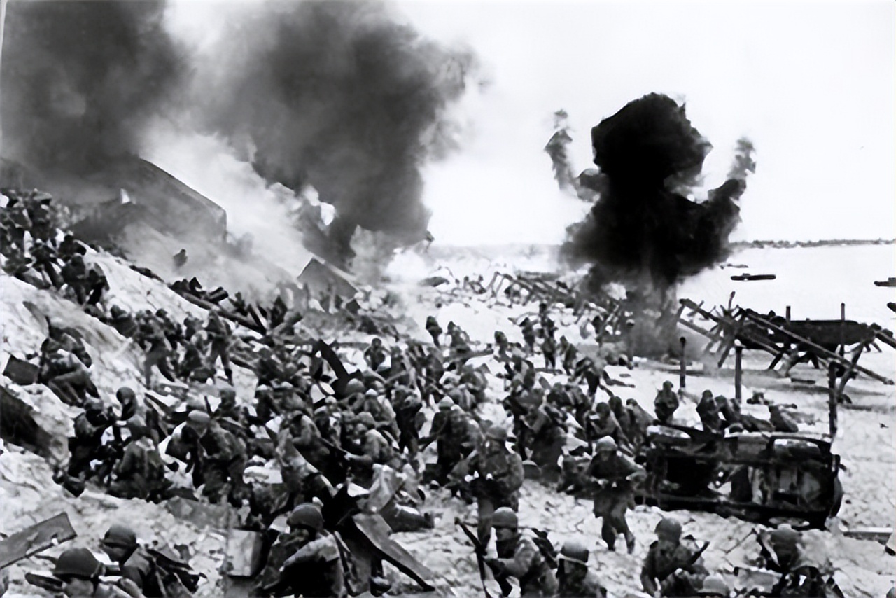 1964年，他只身一人驾驶登陆艇起义，国防部直接奖励黄金600两