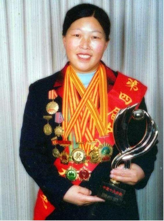 19岁女孩被父母逼迫嫁人第二集,19岁的女孩被迫嫁到荒漠