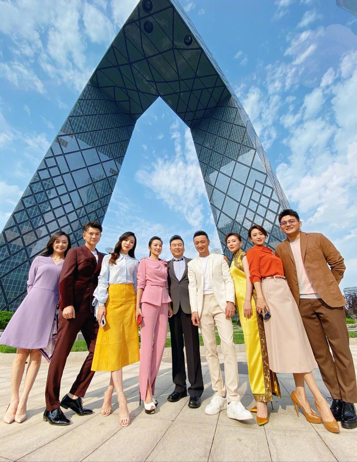 央视主持人名单大换血！董卿、撒贝宁上榜，张蕾、海霞超10人退出