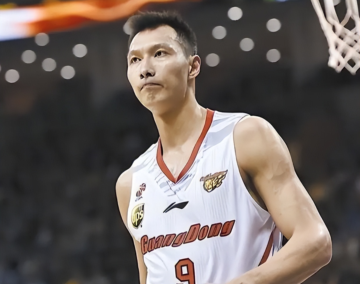 易建联妻子荆灵身高,易建联荆灵几几年结婚