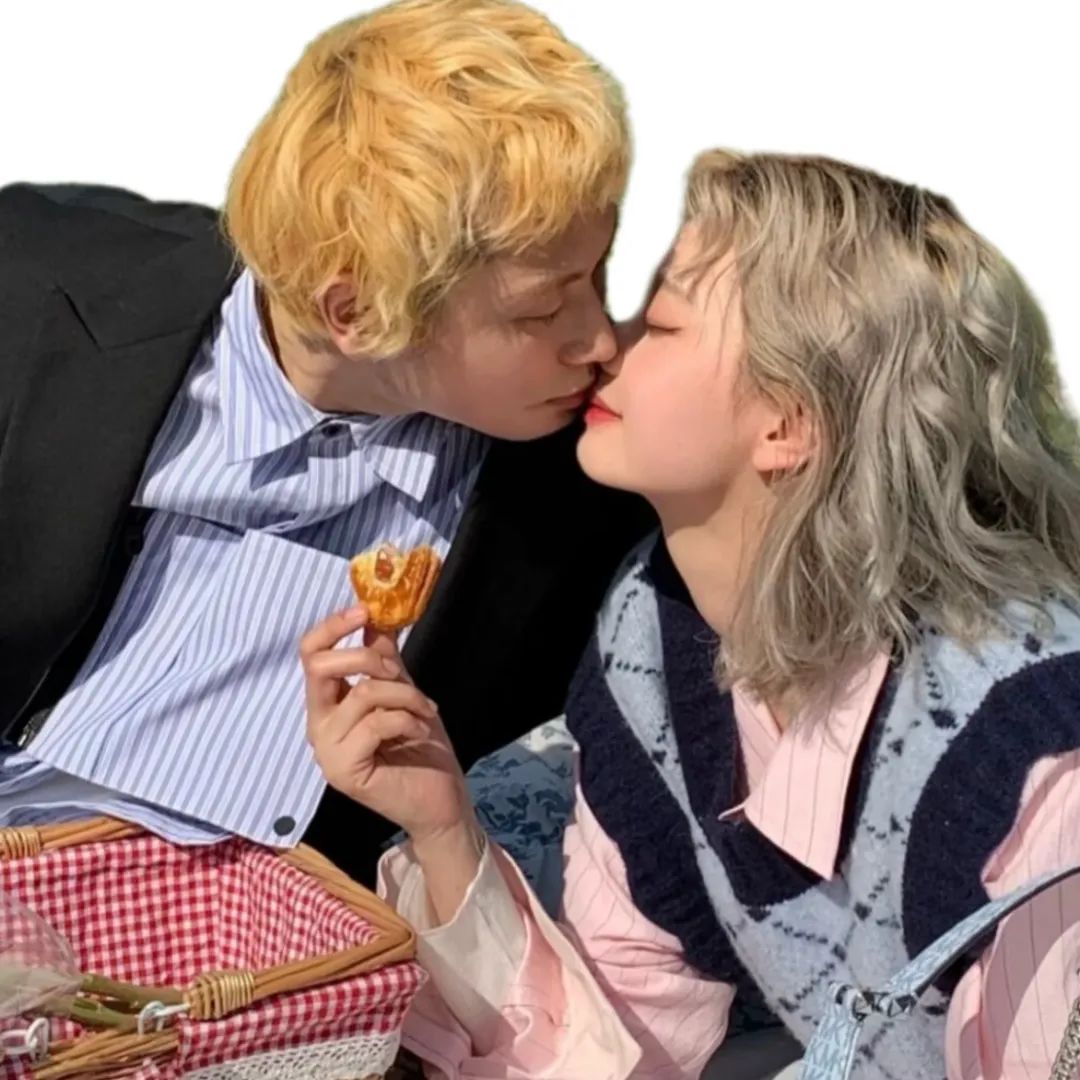 关于情侣日常热门文案短句有哪些,情侣60天文案短句干净