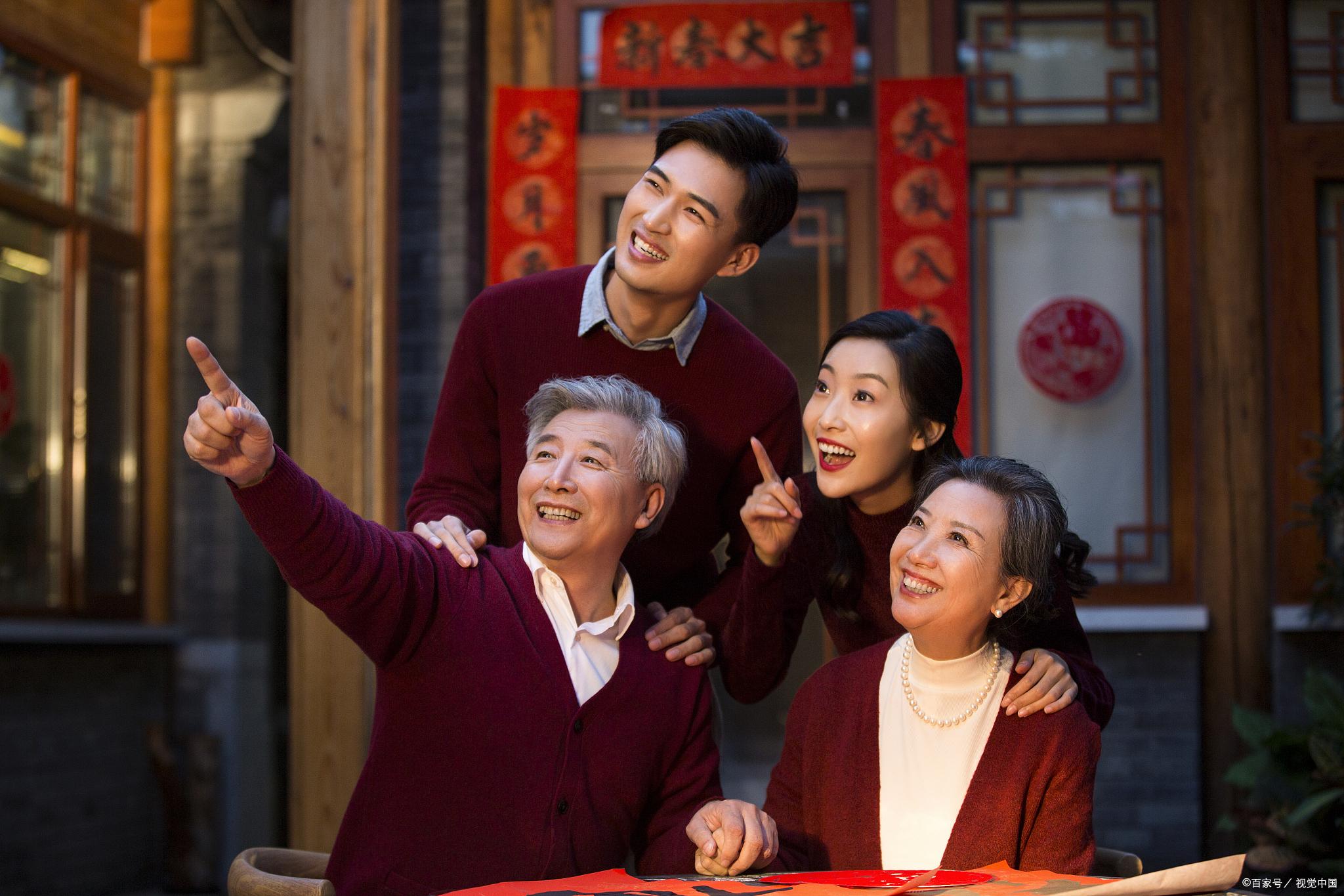 婆婆拿手镯当彩礼,婆婆拿镯子当彩礼