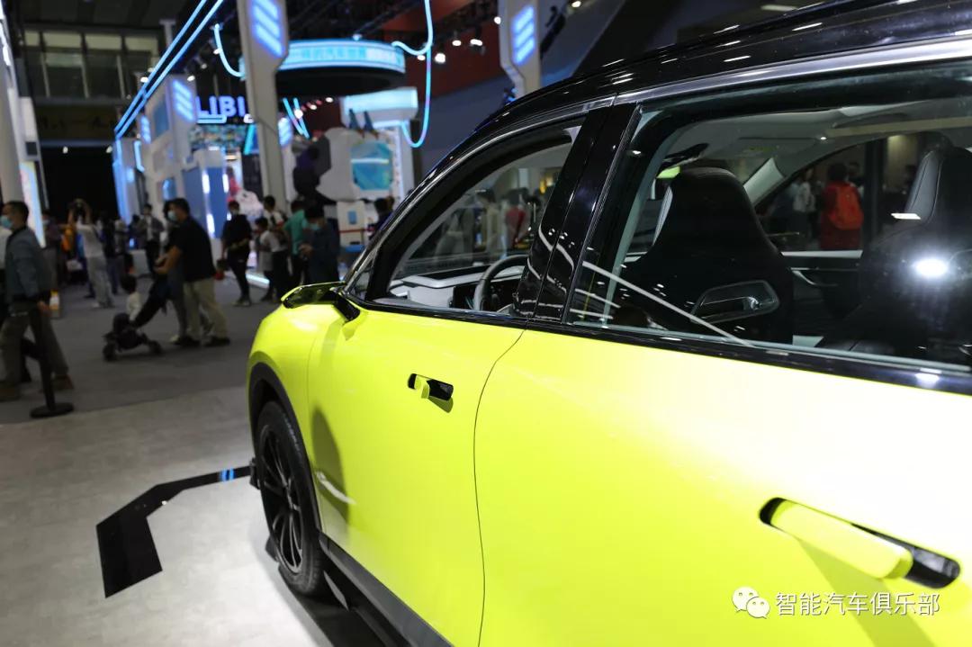 黑科技无线车载后视镜摄像头,车载电子后视镜摄像头