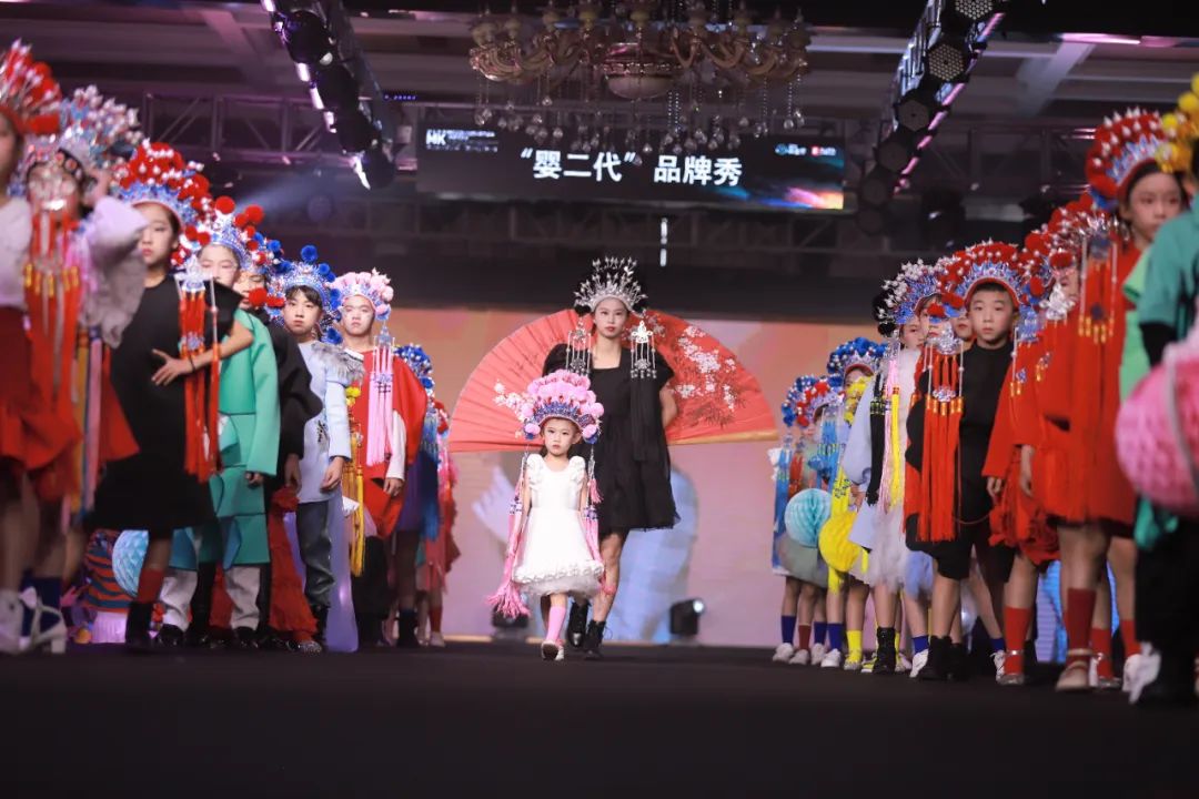 2021年国际模特时装秀,时装周2019少儿模特大赛