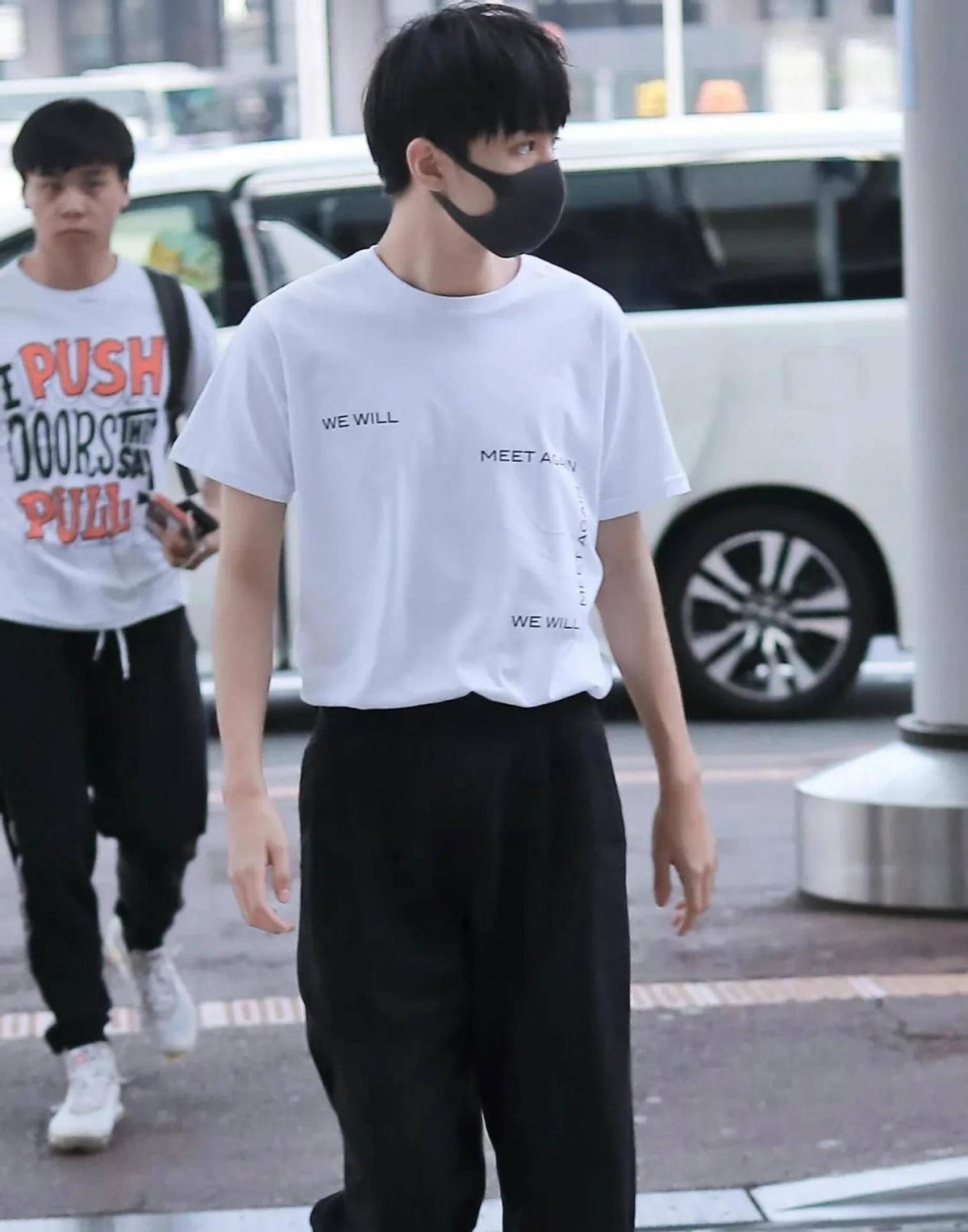 白t白裤潮款穿搭,潮流穿搭白t黑裤