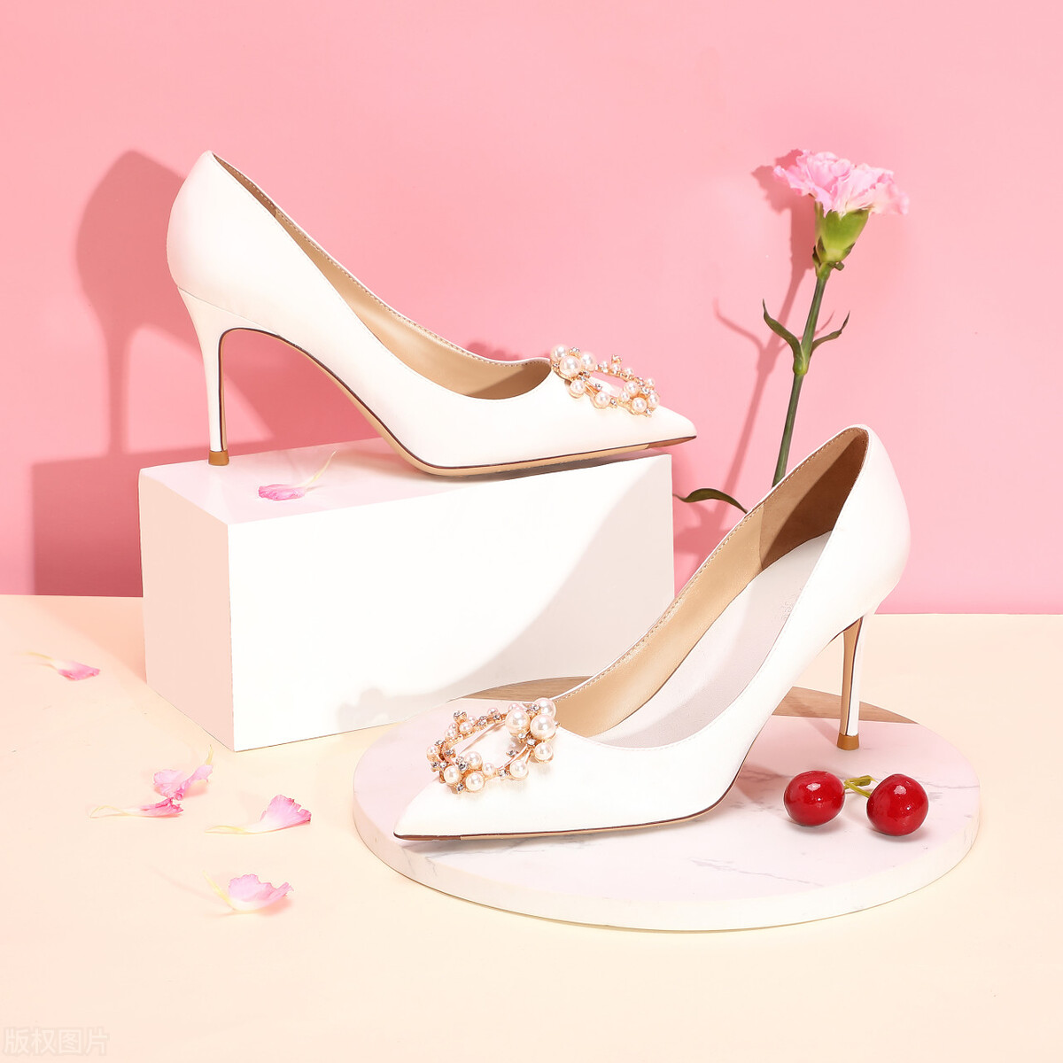 我花两百买双鞋，老公说我浪费钱，他却花三万多给他前妻买礼物