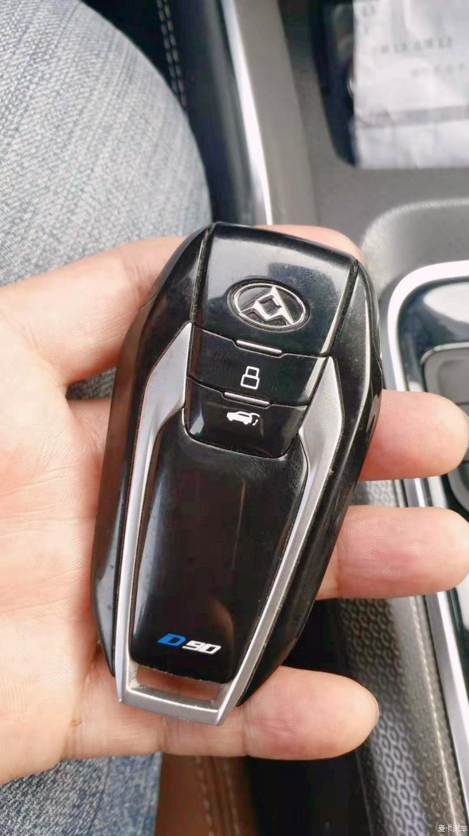 大众车钥匙怎么换电池,车钥匙怎么换电池奔驰