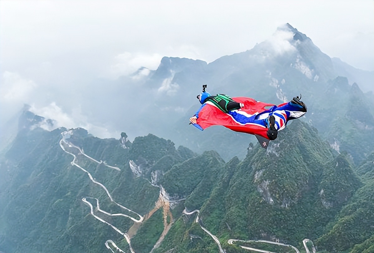 翼装飞行女孩刘安遗体捐献,天津24岁女孩刘安挑战翼装飞行