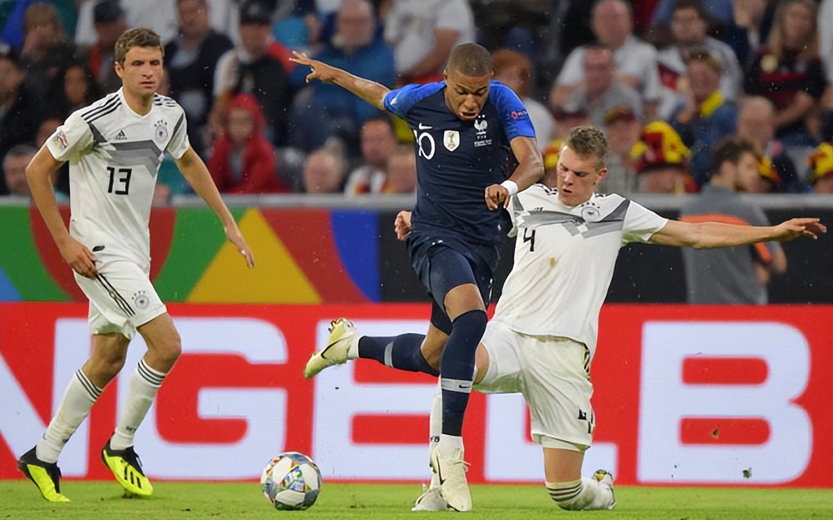 足球运动的起源与发展,简述足球运动在中国的发展史