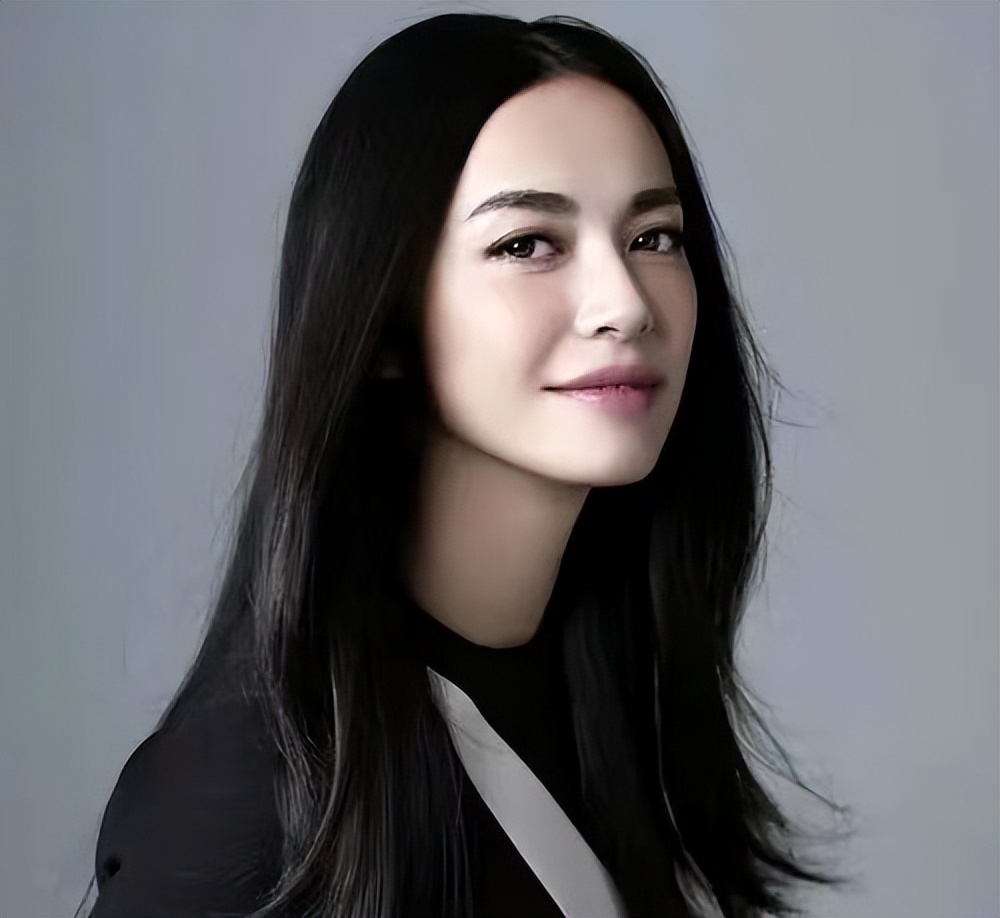 《炊事班的故事》20年演员大变样，主角逐渐沉寂配角一个比一个红