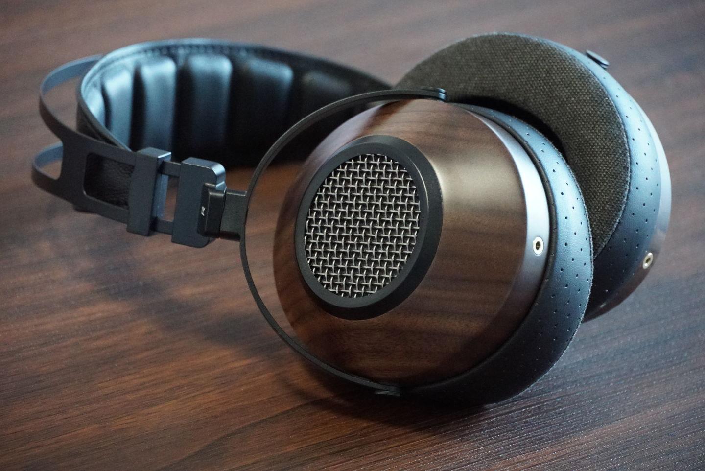 最科技的头戴式耳机,最高端头戴式耳机