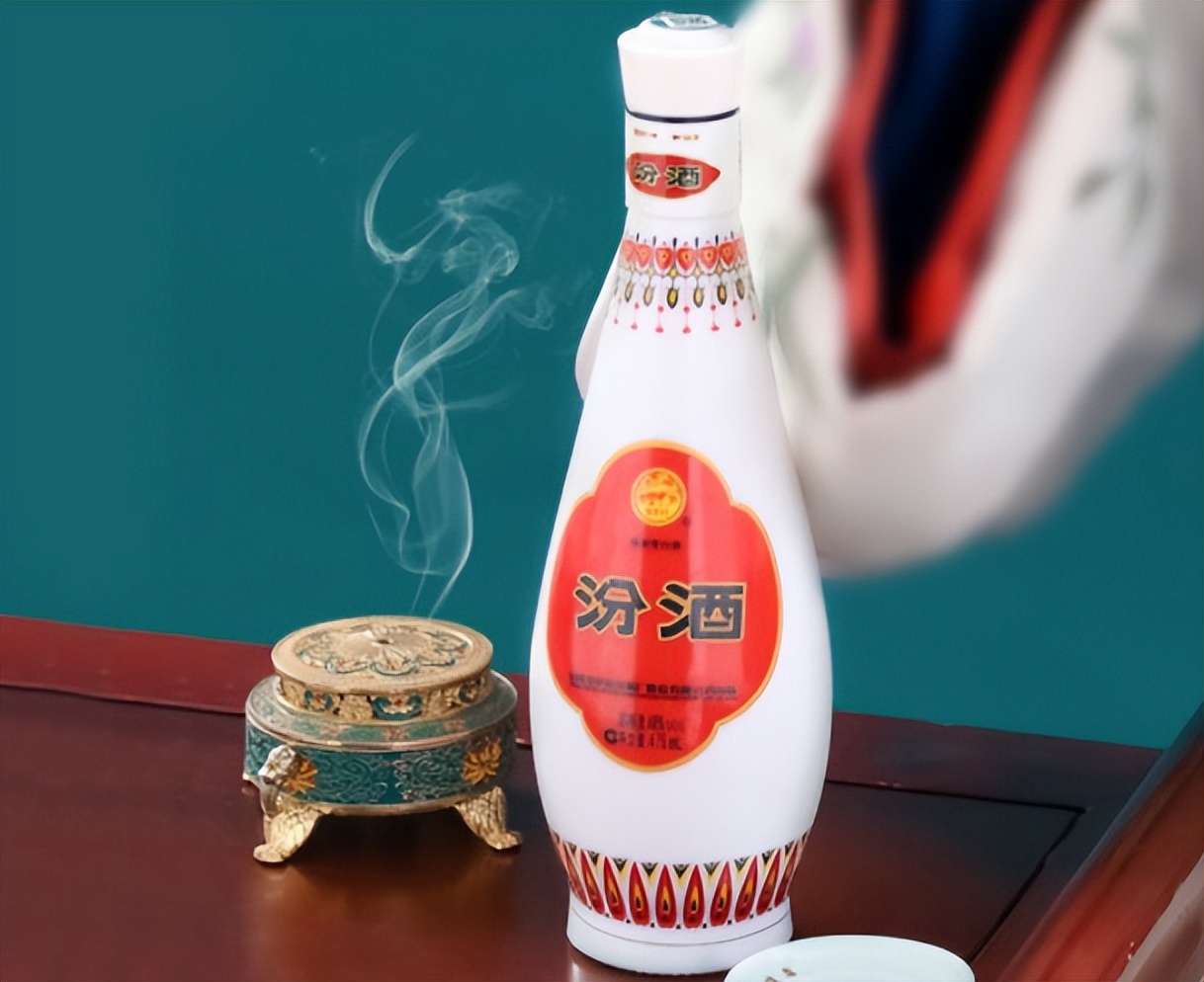 茅台送的小酒杯是几钱,茅台酒为何送个小酒杯