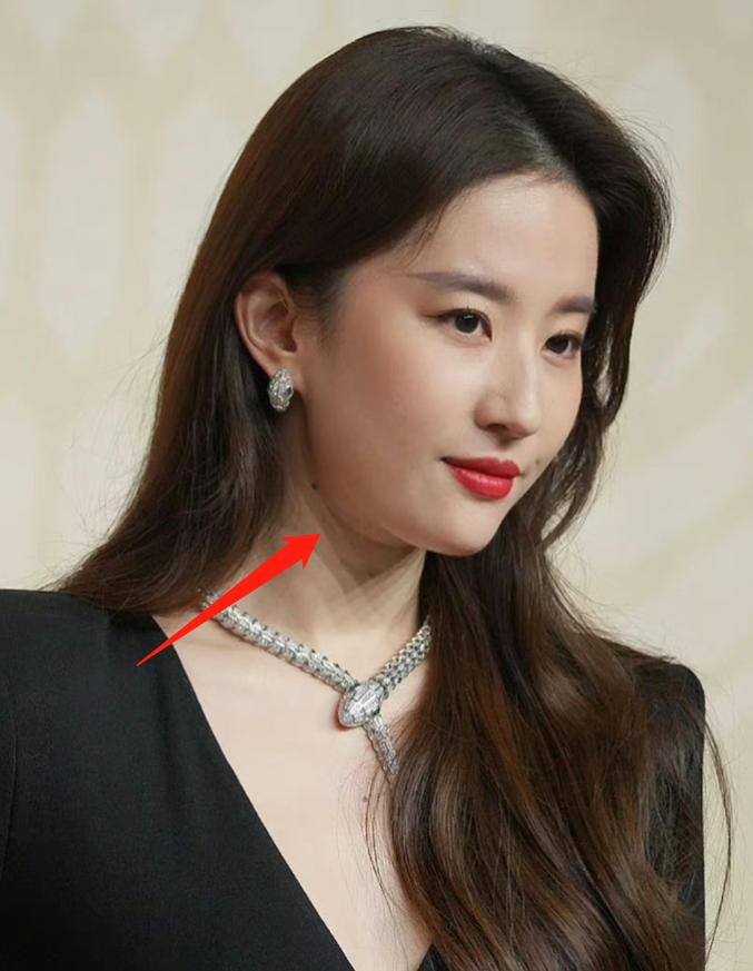 杨紫和刘亦菲对比照片,杨紫刘亦菲年轻时