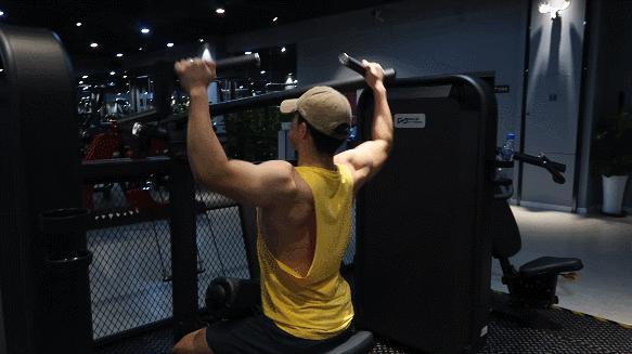 男人太瘦怎么变壮,男生瘦到多少斤适合开始练肌肉