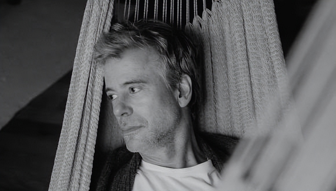 抑郁症跳楼致死的明星,8位因跳楼身亡去世的明星