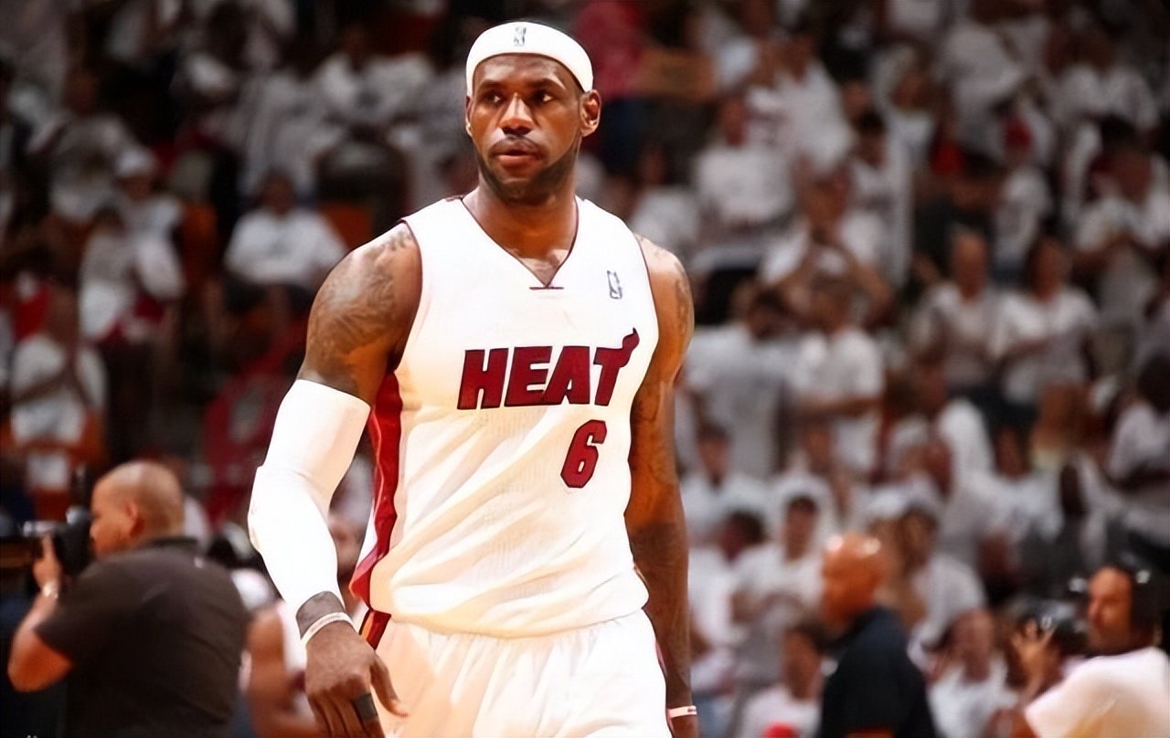 保罗几次入选最佳阵容,攻防一体现役球员