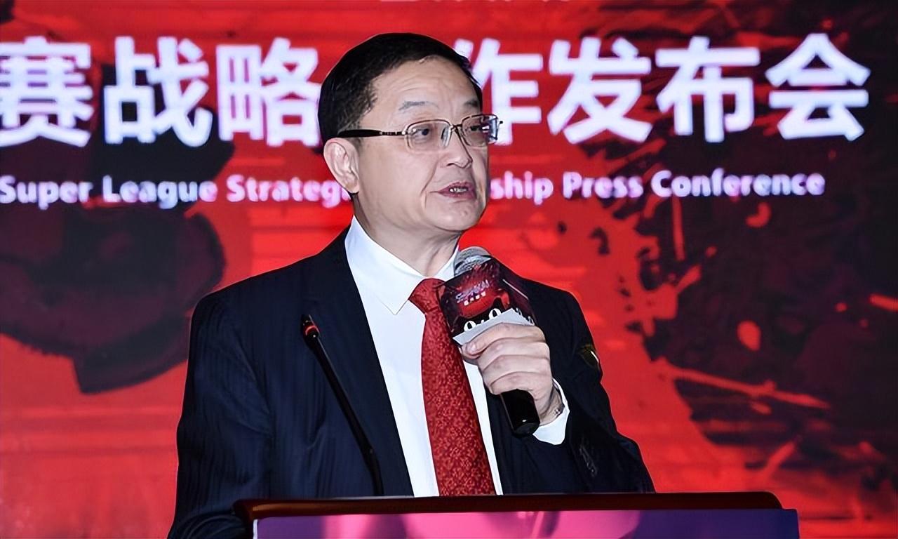 真相揭晓！前足协老臣移民资产转移，涉嫌30亿贪腐，蔡振华安全吗