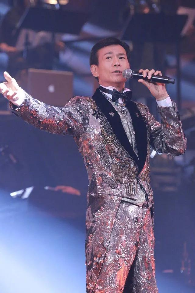 老年人得体打扮,75岁老太太打扮