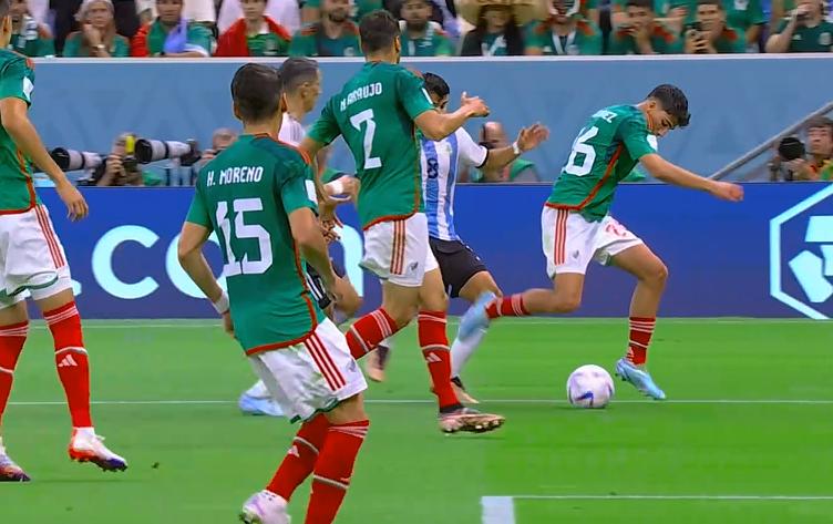 阿根廷输球后的全球极端反应,阿根廷失误原因