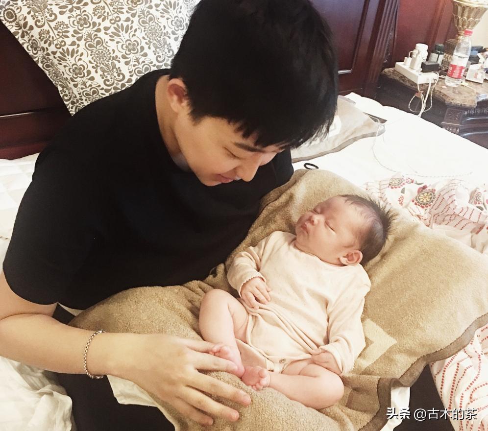 花50万购买精子生下5国混血,十九岁少女意外产下混血儿