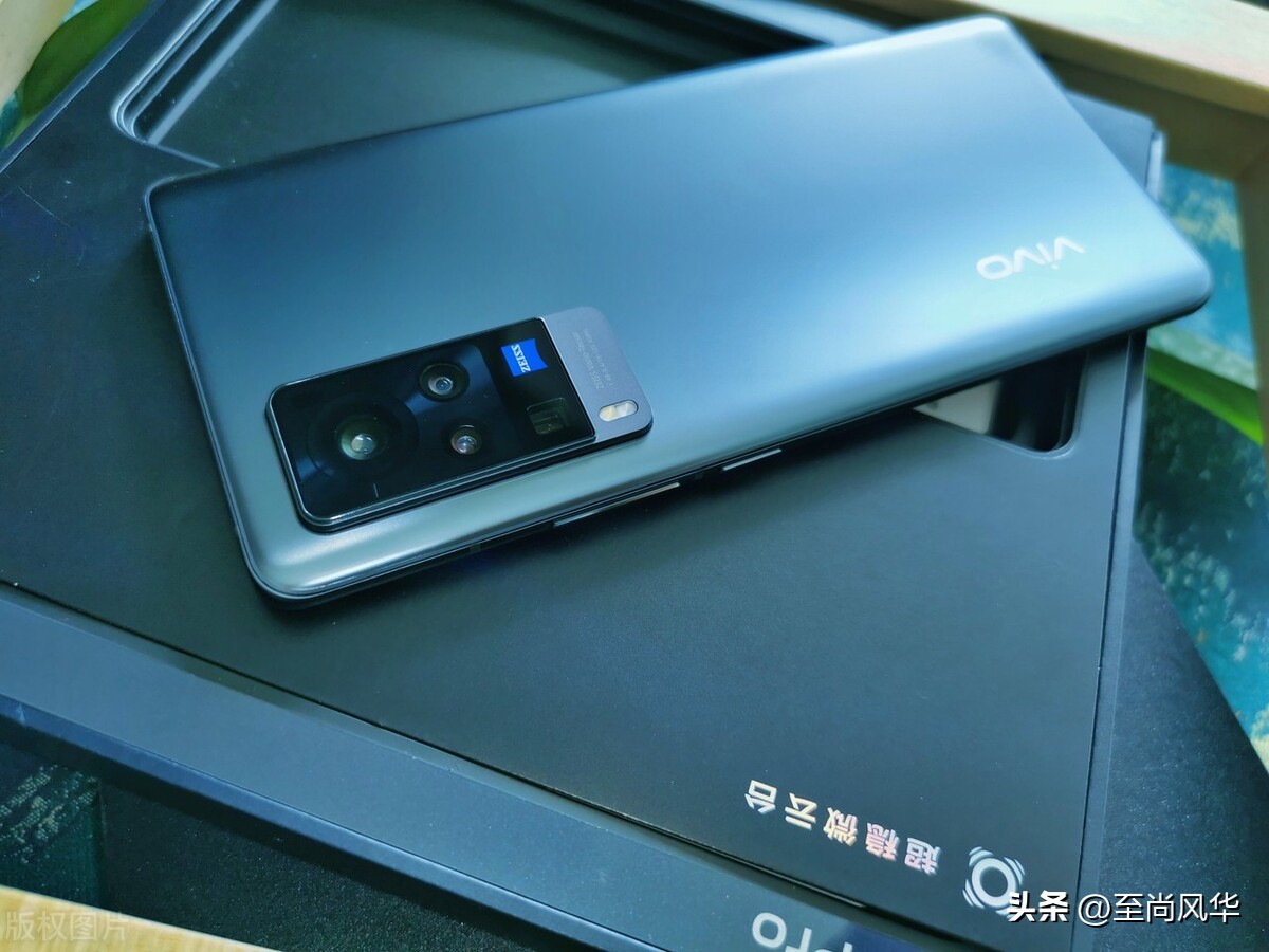 vivoiqooz5x值得入手吗,vivoiqooz5和z3哪个好