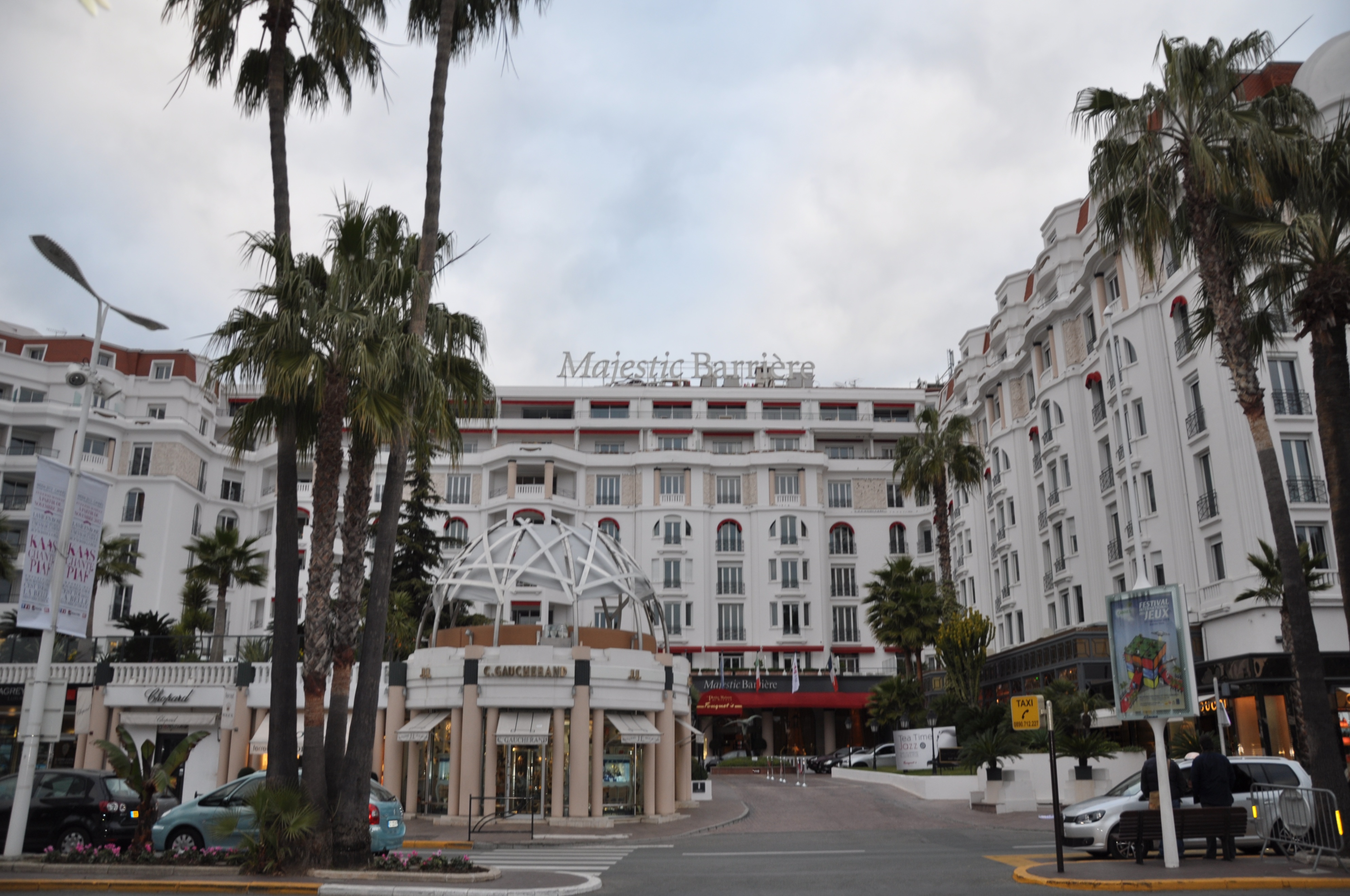 戛纳小城,戛纳电影节出现美丽的风景线