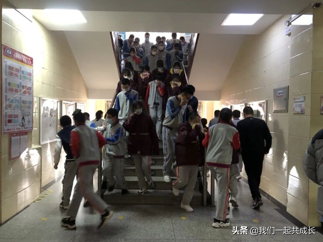 消防安全应急疏散演练工作会议,加强消防安全创建和谐校园