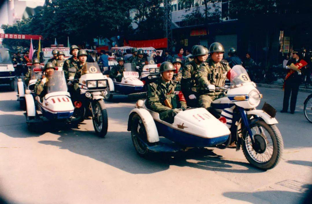 1994年，东方航空公司被勒索50万美元，笔迹专家10分钟找到线索